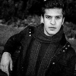 DaizenGray's profile picture. 오늘 걷지 읺으면 내일 뛰어야 한다