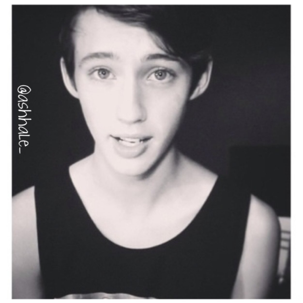 Hi im ashton , a young Hale that everyone has forgotton.{TW RP/ single}