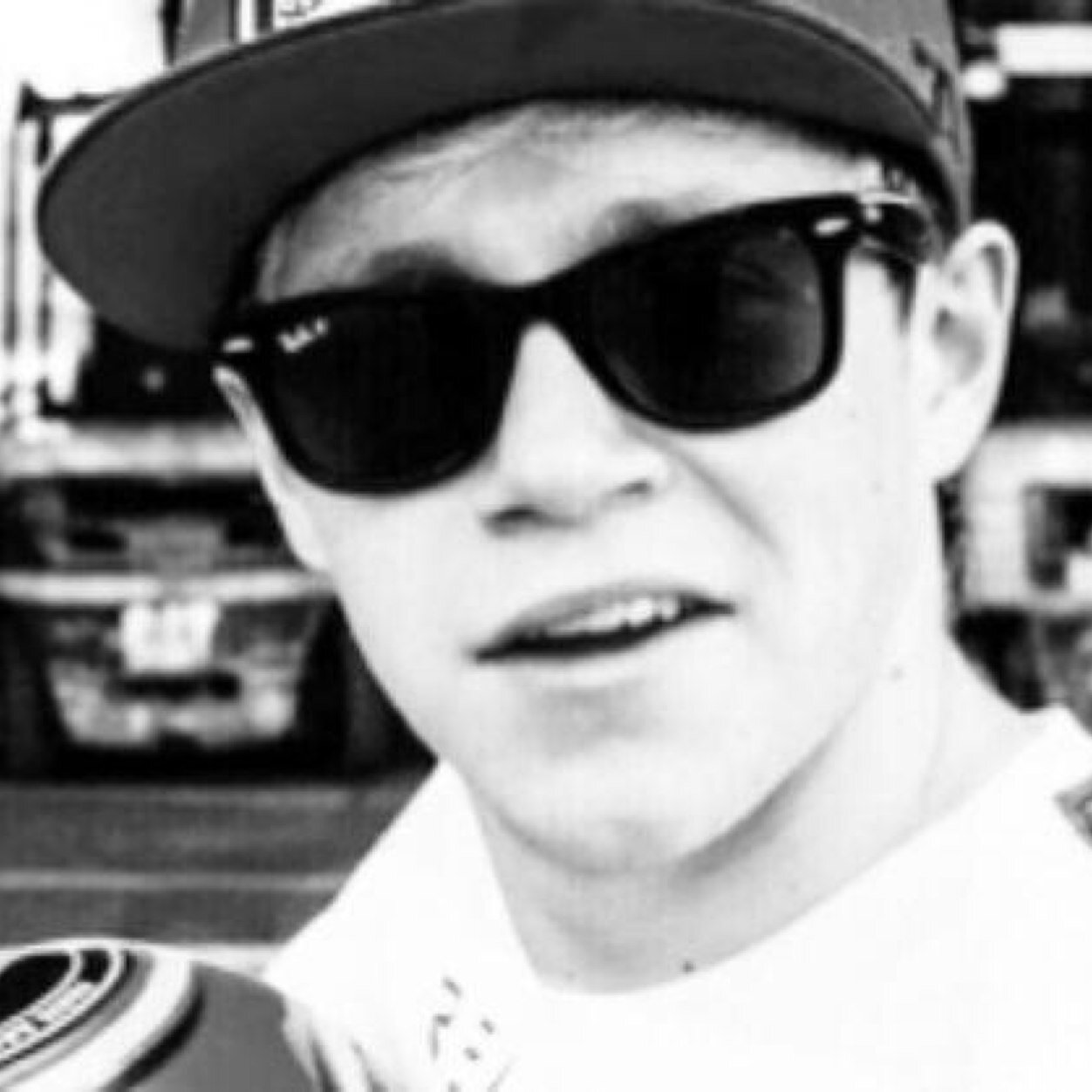 follow @orginalmalik