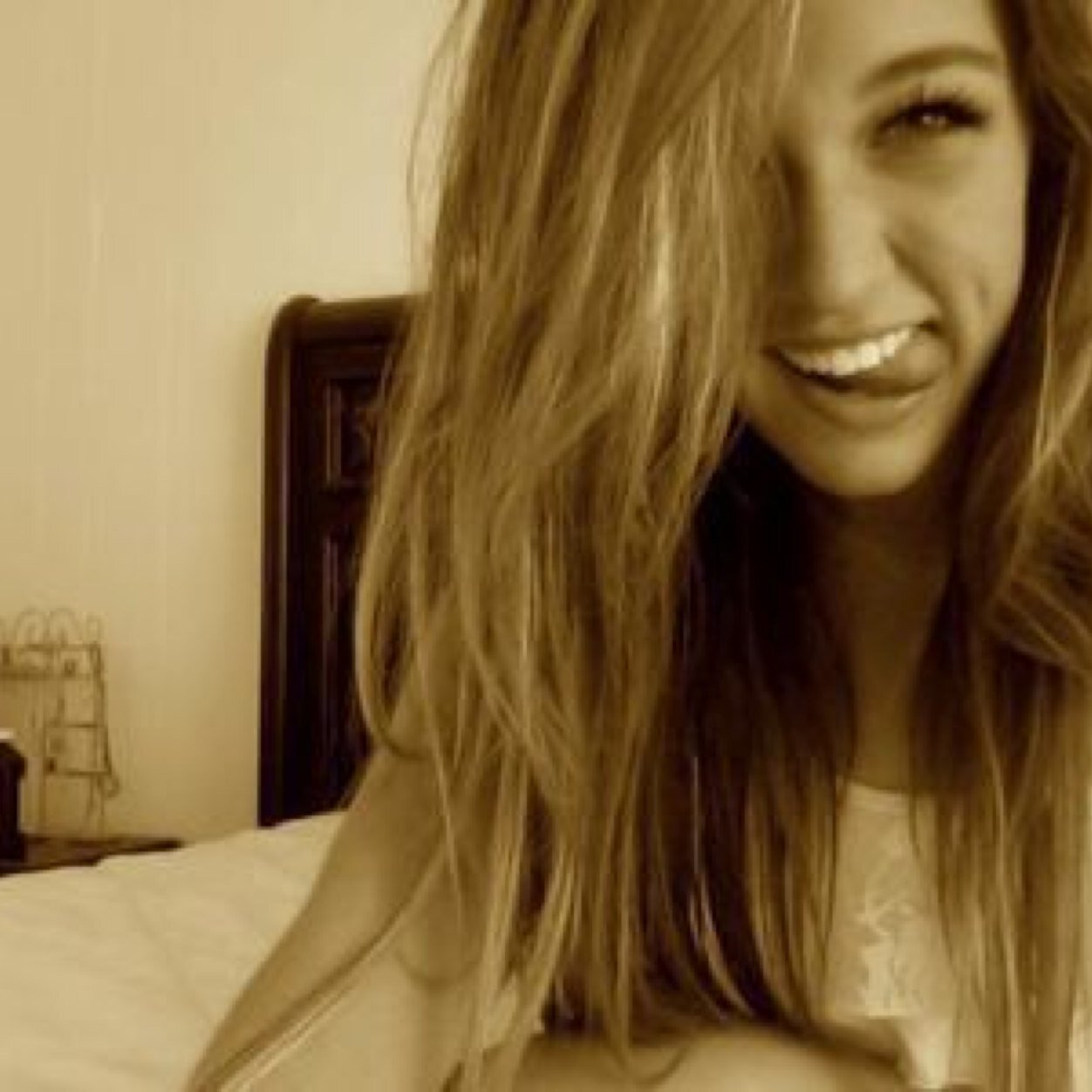 You remind me of ice lollys cause your all so fab ❤ Arctic Monkeys are sick and Panic at the Disco are reem!! X