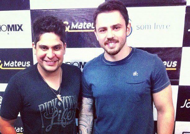 Jorge Alves Barcelos ♥
Mateus Pedro Liduário de Oliveira ♥