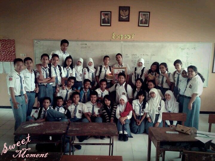 XII IPA 4'14 SMA N 1 CEPU I'M a big dreamer. proud to be myself! :D