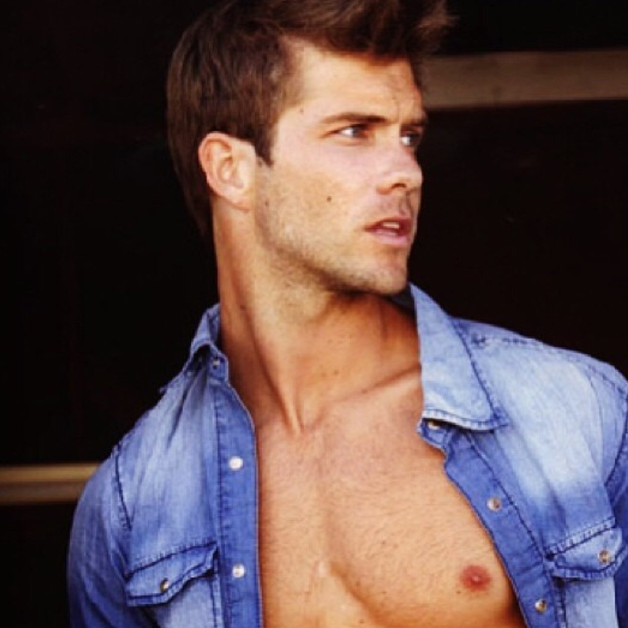 Daviddawson70's profile picture. I'm a senior in high school, love to skateboard! Follow me and I WILL follow you back ,GURANTEED!!