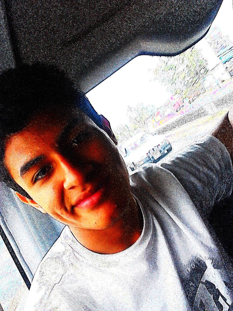 Giancarlo9620's profile picture. No importa quien eres por dentro, son tus actos los que te definen.