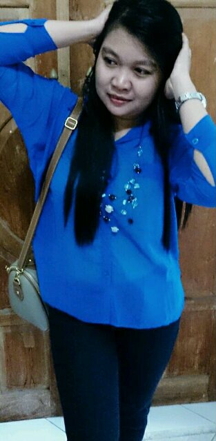 Skrng jman orng lg galau, klau mau g galau Чα̮ dijalanin ajah hidup ini, smile u don't cry