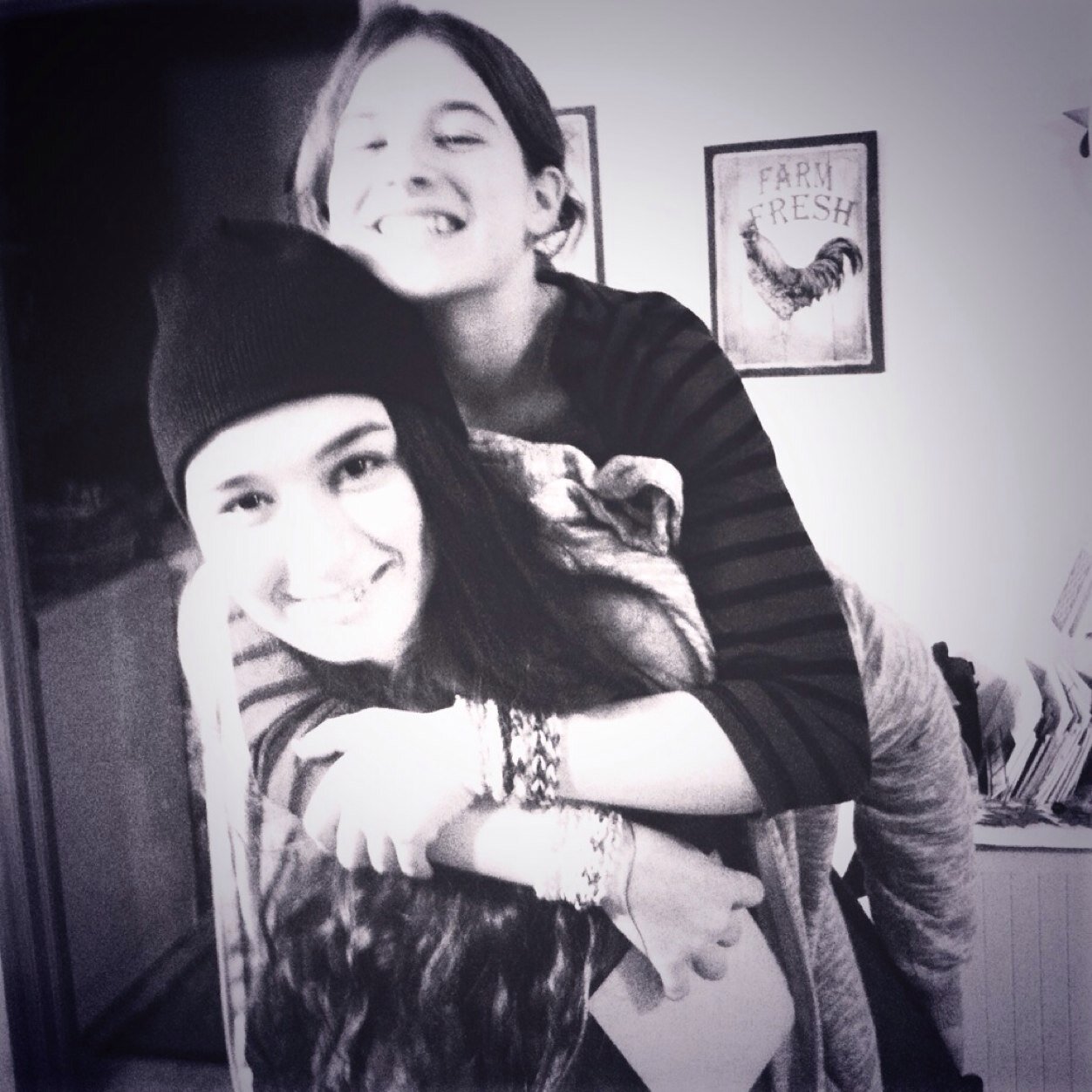 14, texting, Austin Mahone, 5sos. Thats all you need to know. Mahomie for life.