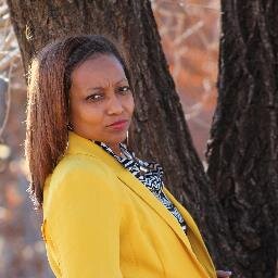 Fashion and Natural hair blogger that love all things different!!