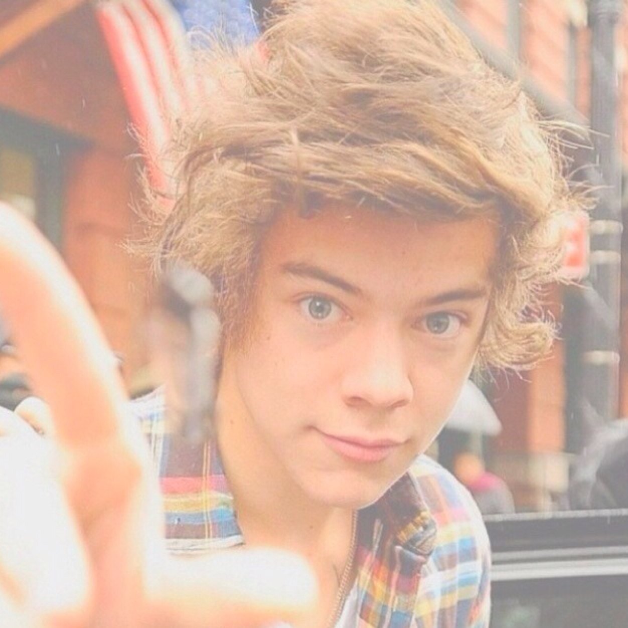 Hi beautiful! Follow @harrymyniqqa !! 1K yeah! I LOVE YOUU (ifb just ask babe)