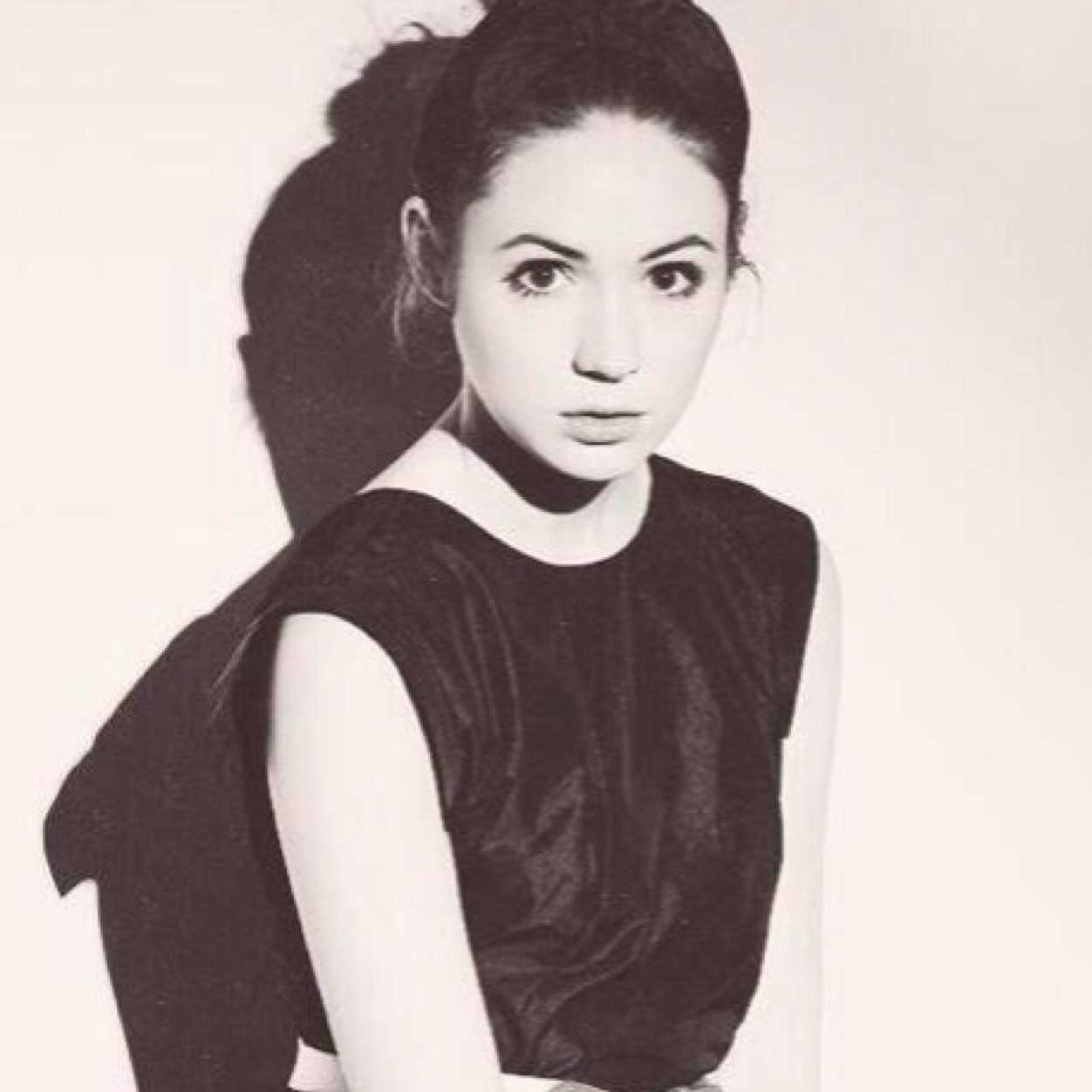 The Girl Who Waited. The first face my raggedy man saw. I can run in a miniskirt. [RP, 18+]