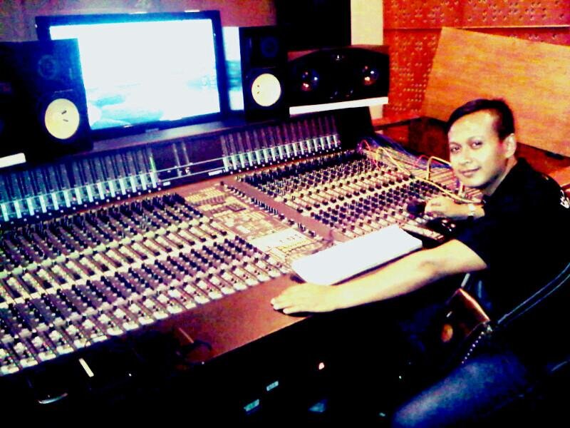 Live audio engineer @vierratale band, putri lanna, farisa wp, GAC,team 2 wali band