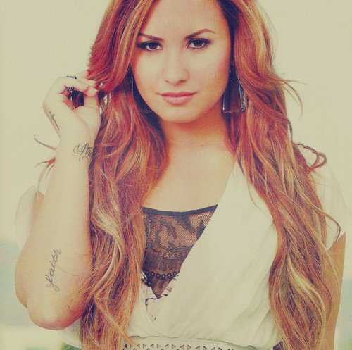 Demetria Lovato 3