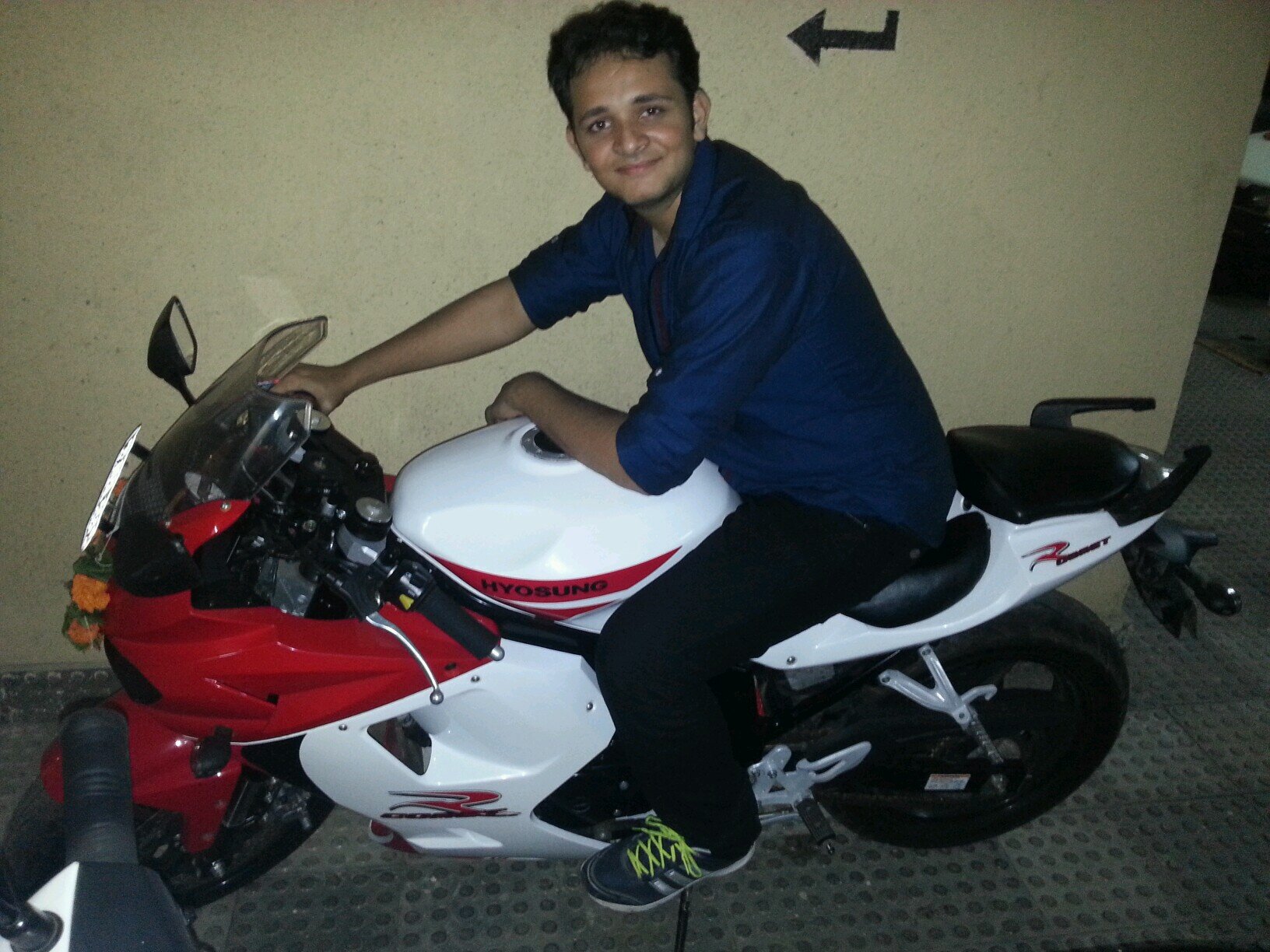 PratikVaya's profile picture. I am a person who likes to making FRIENDS !!!!!!!!!!!