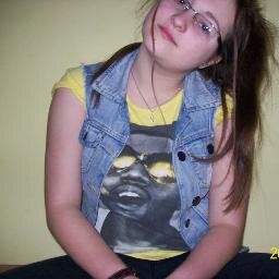 I am  Isabella. I am 17 years old. I am a crazy teenager which has a thousand of ideas for a second. I love music, fashion, English, parties.I love NY, dance.:)