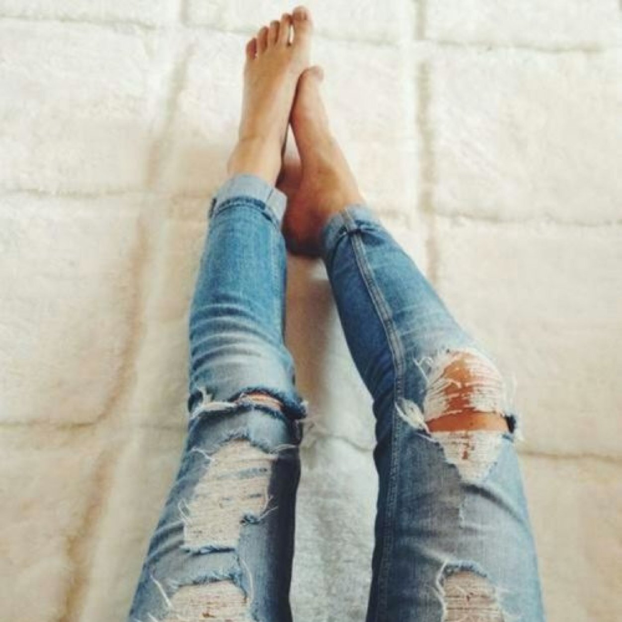 slimwithsmilee's profile picture. Tu peux mentir a qui tu veux, tu souris trop pour etre heureux.