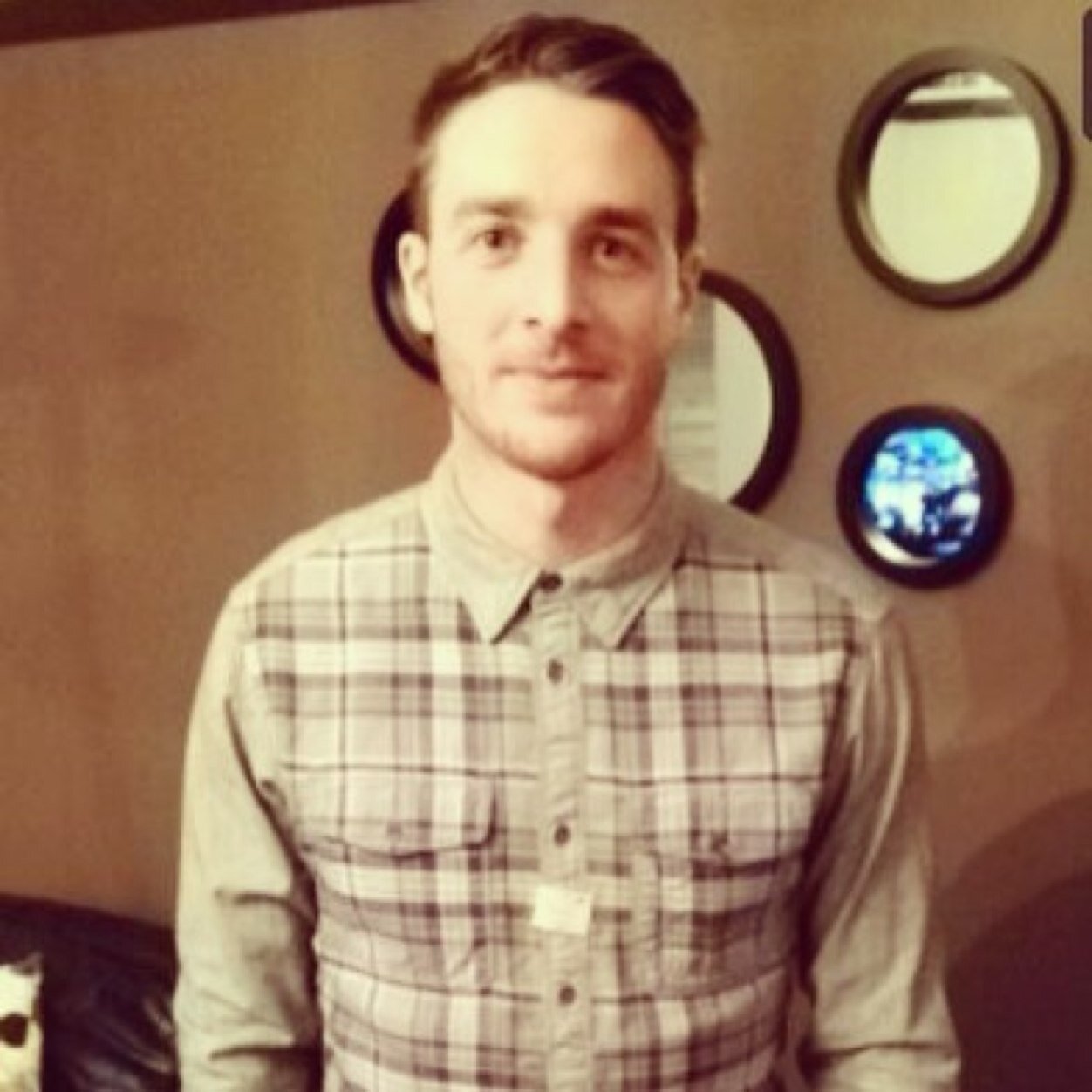 IanJ13's profile picture. I count ants