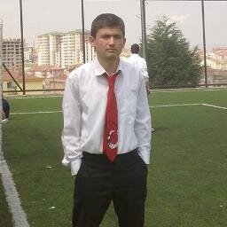 Korku filmlerini seviyorum, hastasıyım. Korku hikayeleri yazarım. Takibe Takip Anında.
