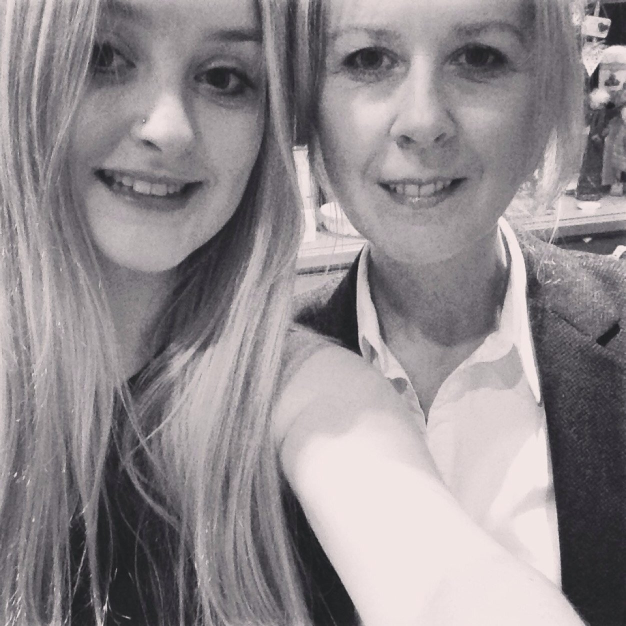 kazbizz's profile picture. My life resembles that of a swan.  Wife, and mum to two beautiful daughters. Love Coldplay and all things pretty and nice!