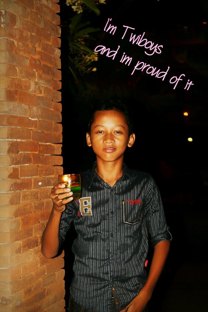 broarmy_siialex's profile picture. ♥Rynism Jawa Timur || TwiBoys Daerah Tulungagung || BroArmy Indonesia || A7xFansFamilyIndo || PROUD TO BE RYNISM!! └(^o^)┘