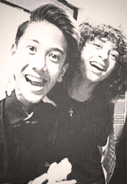 Hi!♥☺. Kata mama gua,follow aja dulu kali. Biar lebih dekett. :D 


my IDOLA

@Iqbaale
@alvaromaldini1.