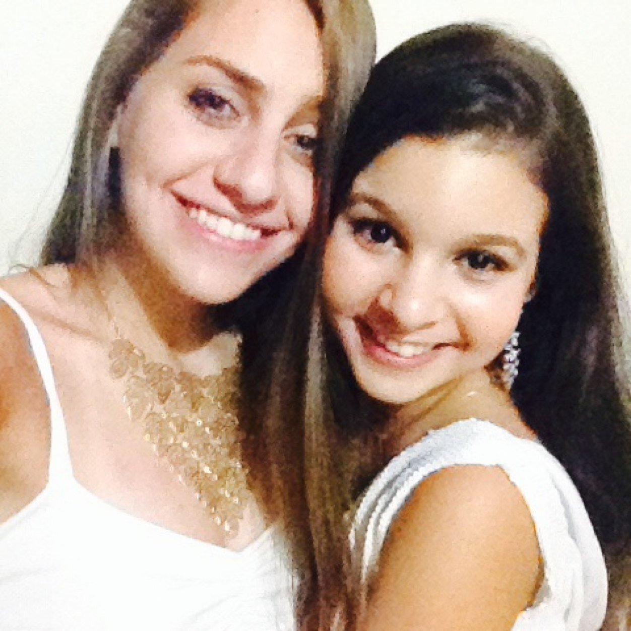 yololaura's profile picture. .