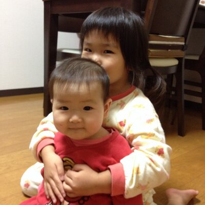 ট ইট র 草場 由希 5ヶ月で10キロ うちの娘は10ヶ月で8キロなのに 笑 Rt Wadakazuo 昨日のお宮参りの撮影 寒い季節に生まれた赤ちゃんが多かった 中には5ヶ月目で10キロを越える赤ちゃんも 重いのなんのって でも赤ちゃんの笑顔で疲れが