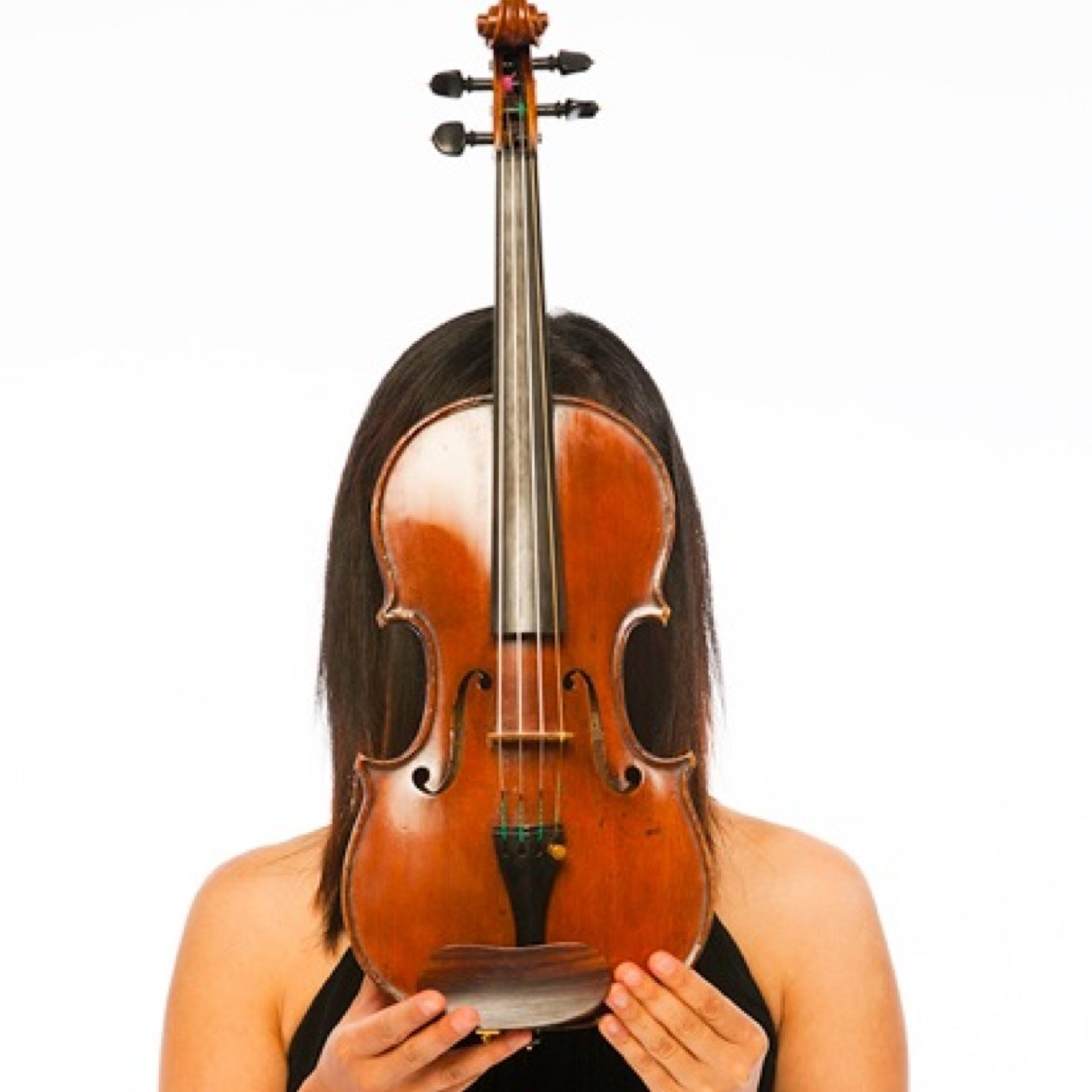 Violinist. Musical Athlete. Sports Fan. Forever Student. Traveler. Dreamer. Daughter of an Olympian. Professor. Music+Sport Tweets #RForever
