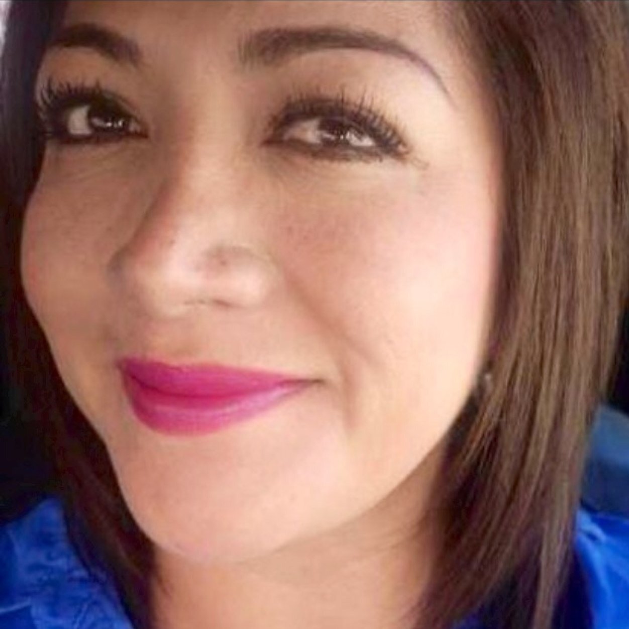 danmartg's profile picture. simple,