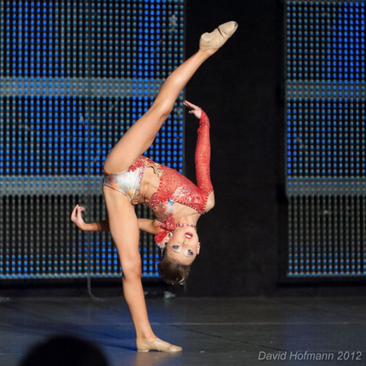 Follow me for some dance tweets :)