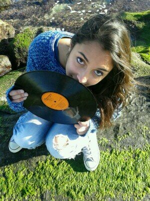 1998, rasta persiste in da system!☮
con muchos sueños por cumplir con mi prox furgo :3
music is my desire♪ rocks and reggae!