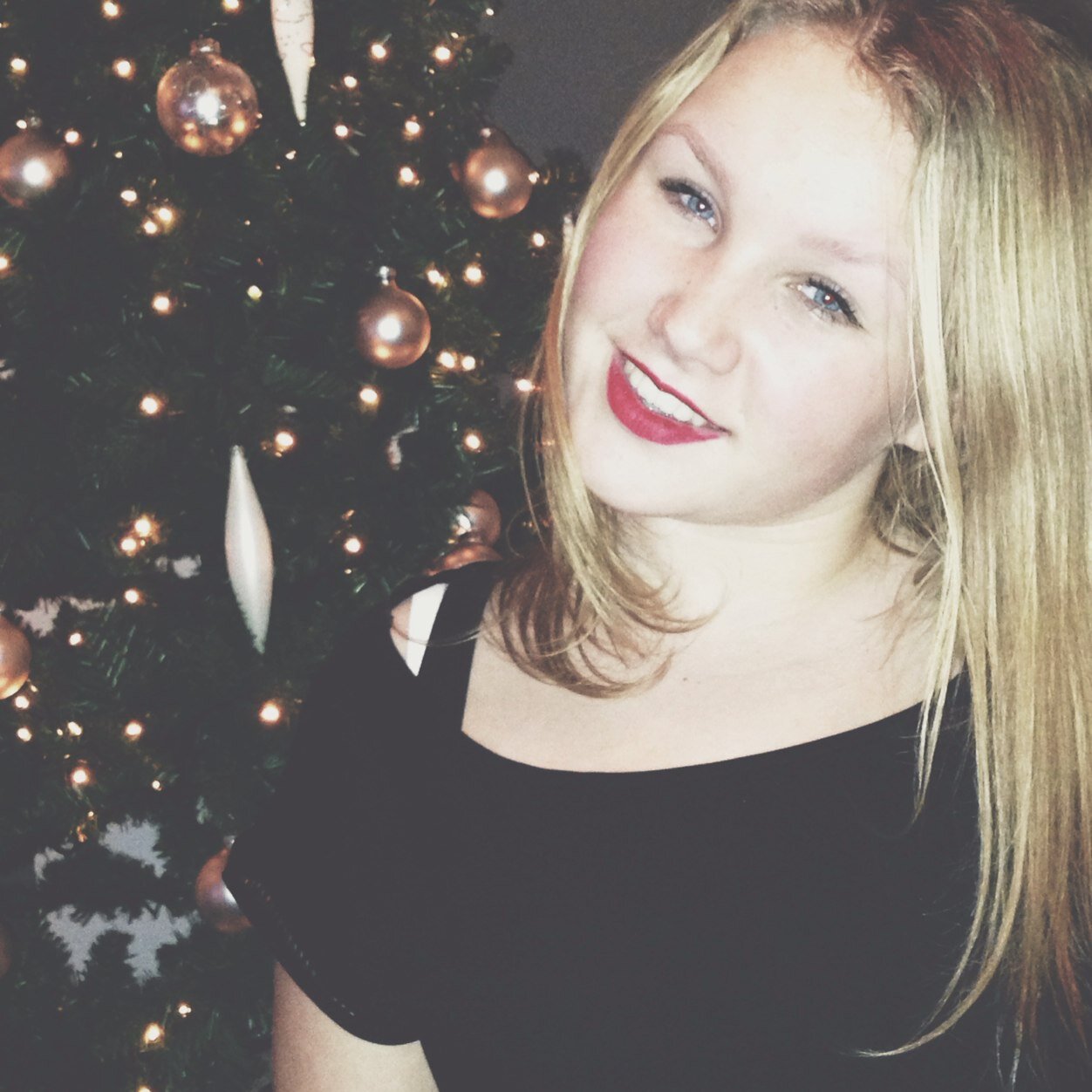 sasasannee's profile picture. 