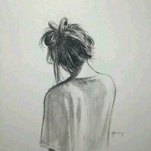 Intr0vertida's profile picture. Persona que tiende a encerrarse en sí misma y no comunica sentimientos o pensamientos