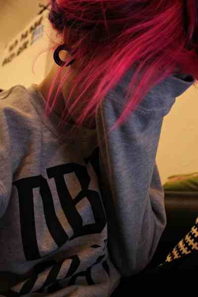 Im Abby, 17/Straight/Single. PTV, BVB, SWS, FIR, FOB. I follow back. Seeking twitter family :3