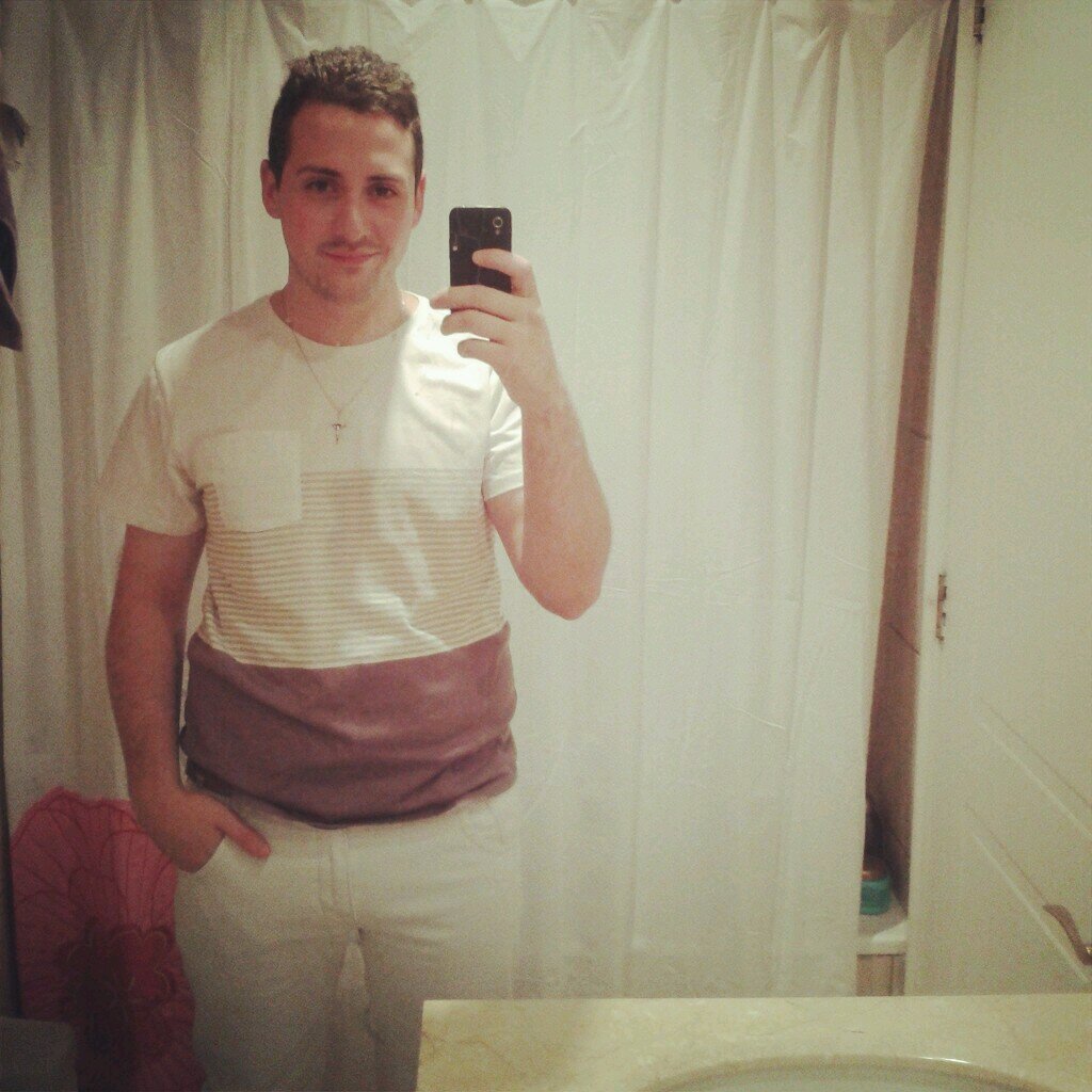 20 Años , Estudiante De Gastronomia , Trabajo En Rosso Restaurant , pareja de la mejor mujer 3 , #progresista , Vivo La Vida Un Cuarto De Milla A La Vez