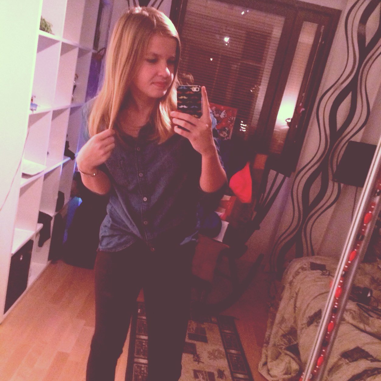 Hello everyone ! I'm Oona from Finland! Follow Me! I follow You back !
