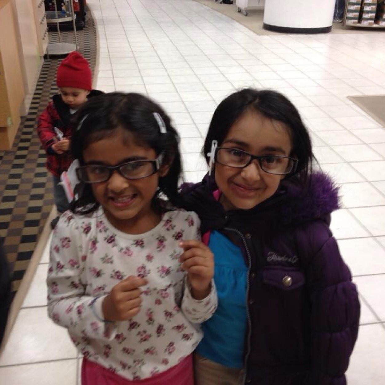 experienced retweeter who needs a GPS on Twitter! Canadian Ahmadi Muslim mom trying to find balance between life, kids, spirituality, culture and humour