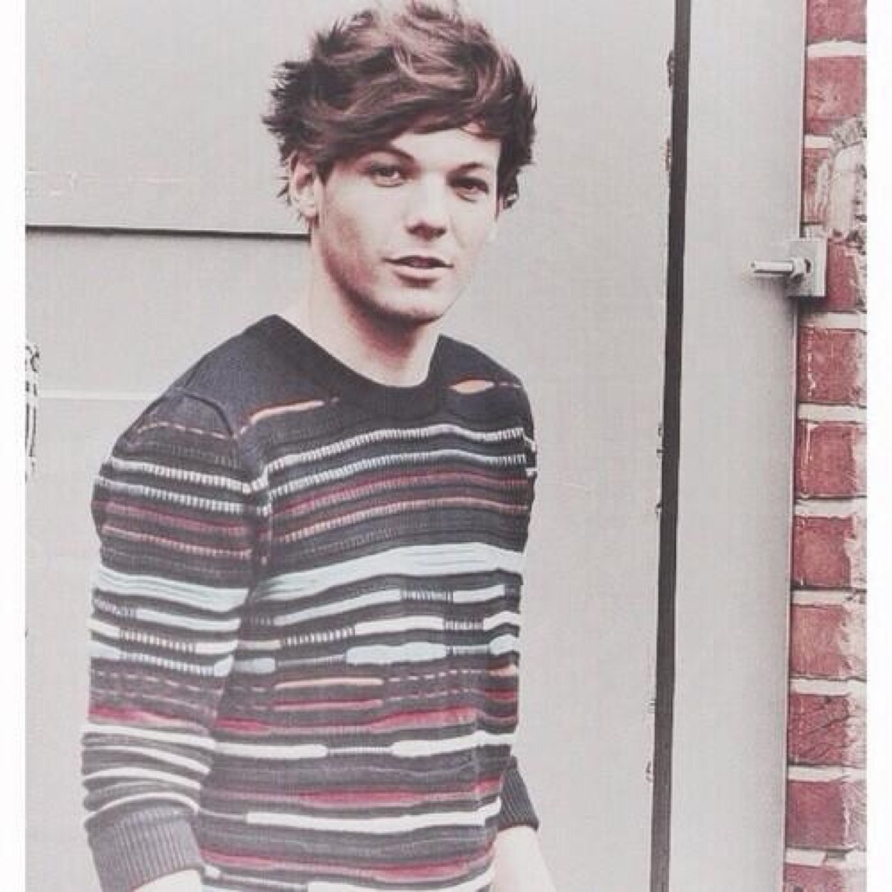 Please follow @louniamhaza ♥ and i just wanna say that you are beautiful and perfect the way you are ♥