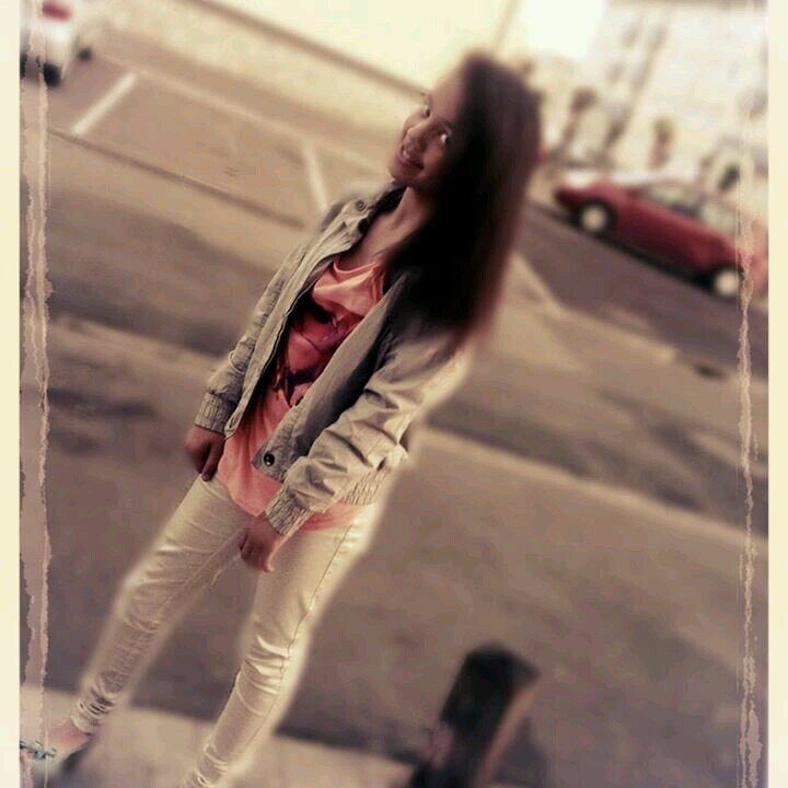 Les larme sêchent mais les blessures restent on oublie pas on fait juste semblant