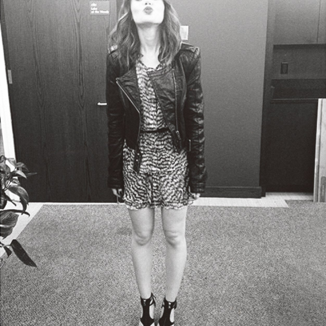 a free follow for you, please follow @imurderedmarta for me? otherwise ill unfollow.. thank you:)