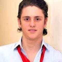 Es tan mágico como todo pasó
En nuestro amor, en nuestro dulce amor
Es tan fácil que ya nada me sorprende
En nuestro amor, este (Nuestro Amor hehe)