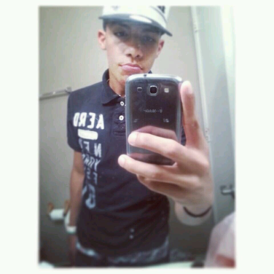 Genesis is bestfriend | Snapchat : AlmightDaurii | VINE : Therealdaurii | ig : @iamdaurirosario | Kik : daurirosario