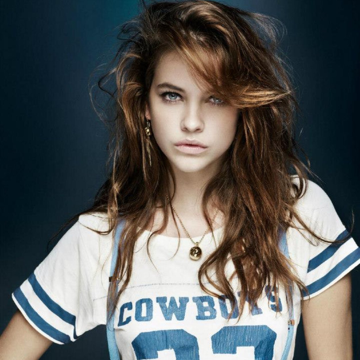 JulianneLeve's profile picture. Stuck in an endless revolution of absolute nothingness, I fight to find who I really am and how I first got here.

{DM me to RP whenever! All is welcomed.}