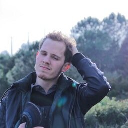 Venezuelan, storyteller, filmmaker. I write in two languages