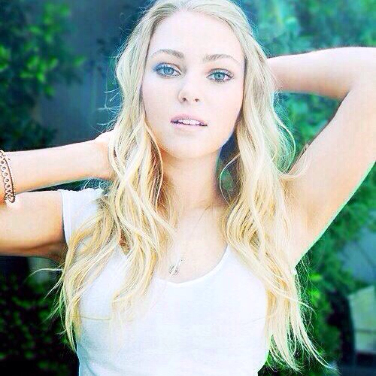 Carrie? Nahh no lo creo!! CHAZ❤️{Nolan,Kend,Zayn,Niall,Lauren,Cher,Eleanorski,Selena,Camz}