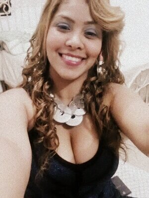Amante de lo sexy♥  no creo en hombres,fanática de los hombres en camisa, estudiante de administración (SOLO AMO A DIOS)manos y pies bellas *.* .18 de septie...