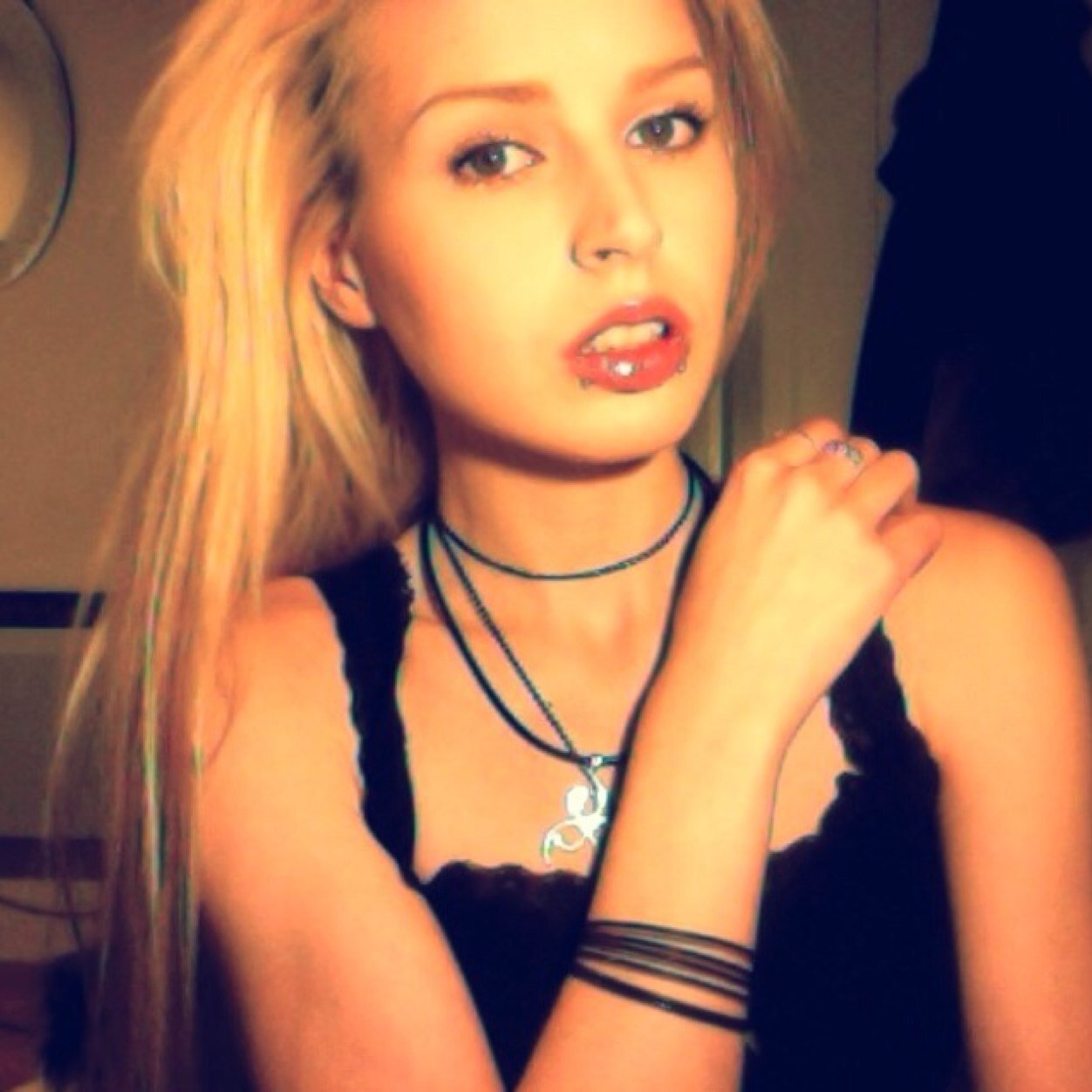 lelespeaks's profile picture. I write, I make music w/ @speaksband, I live in the woods w/ my sis @kellysick, we have a nature blog @sickwoods. Sending love and light to you all