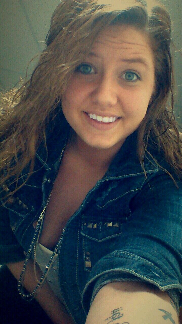 I am not a girl that can ever be defined. Workin Hard, Cashin Checks & Breakin Necks. (: