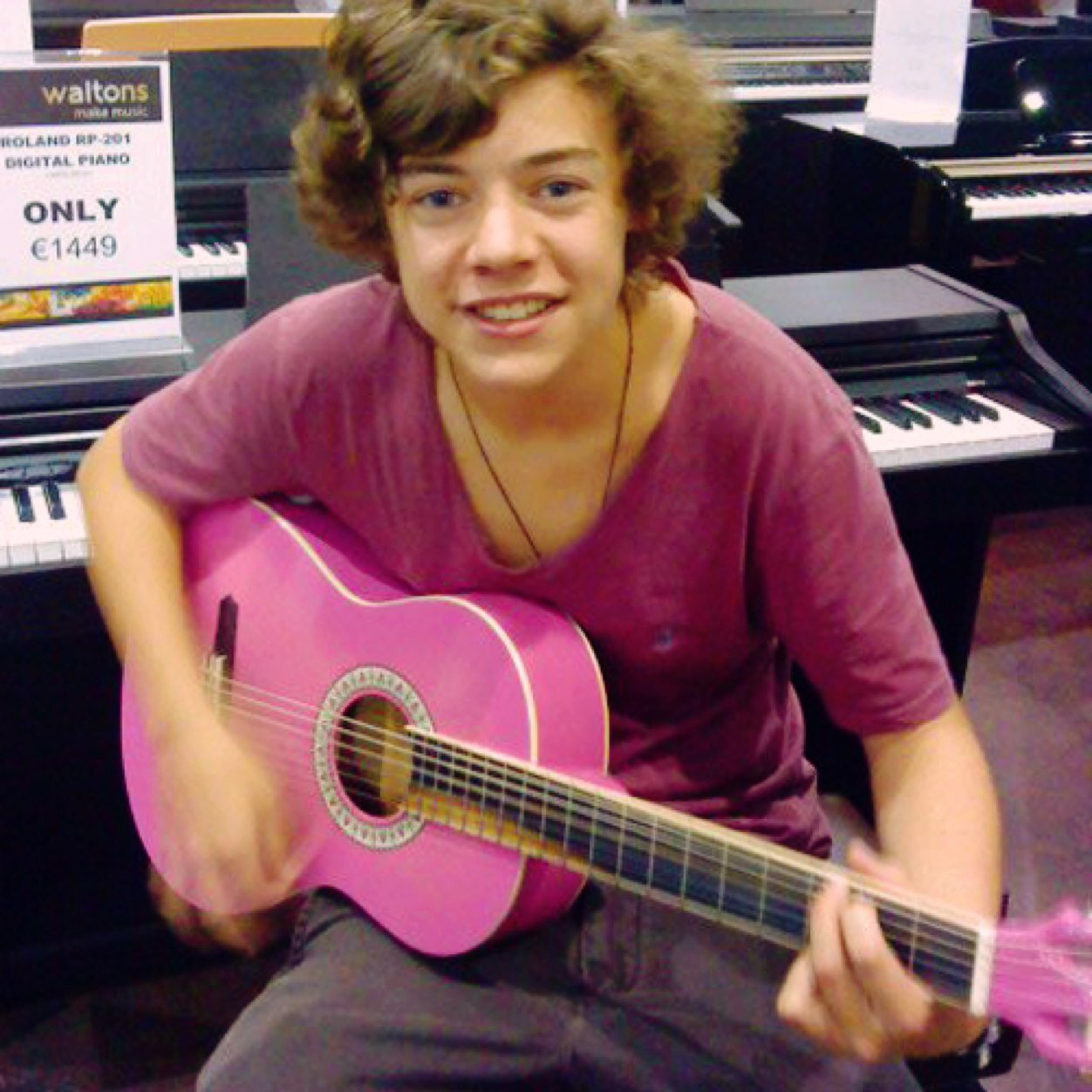 sweethugharry's profile picture. please follow @laughyharry since she just followed you for free???  love you!