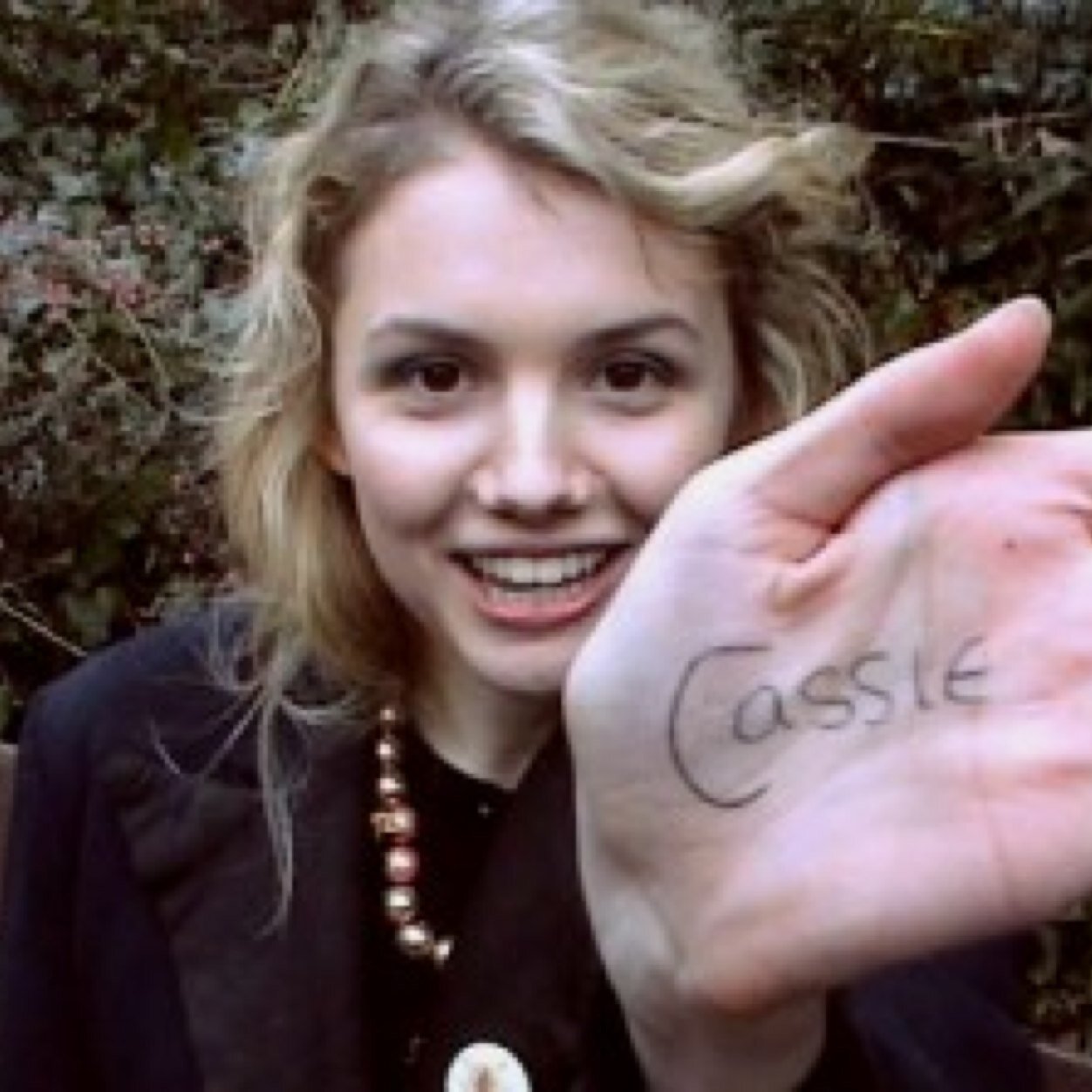 SKINS UK | Oh WOW | I didn't eat for three days so I could be lovely | EAT | Sid