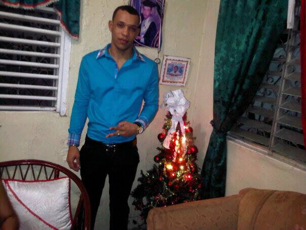 rainel24's profile picture. Vive la vida minuto a minuto y te daras cuenta q cada segundo q pasa es mas importante cualkier cosa!!!  Alma Rosa city! Add, Pin solo Girs... 2758359E