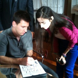 Cristiana_22's profile picture. Volevo nascere rossa. Mi piacciono i gatti, il tè, il calcio.